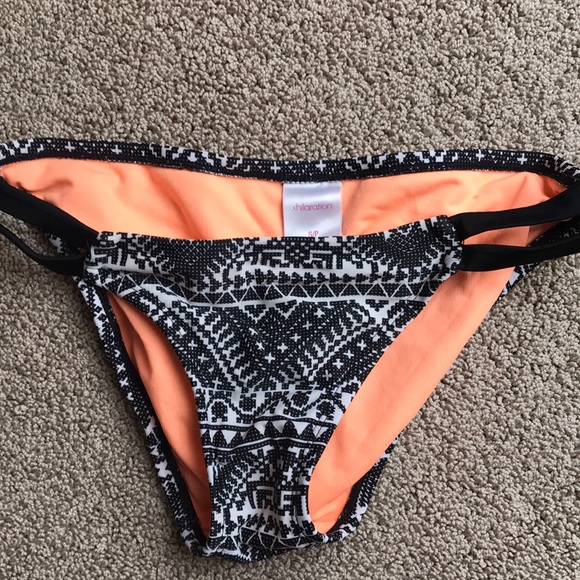 Tilly’s and Target swimsuits - Picture 4 of 5